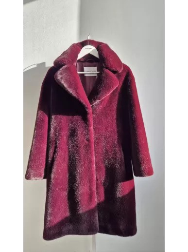 Płaszcz z ekologicznego futra Stand Studio burgundowy 34