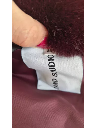 Płaszcz z ekologicznego futra Stand Studio burgundowy 34