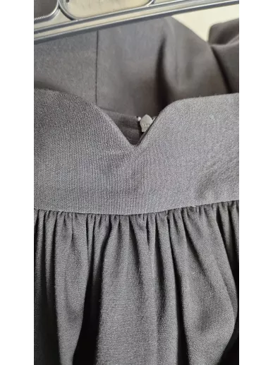 Czarna spódnica Deni Cler z wełny jagnięcej i jedwabiu rozmiar 34