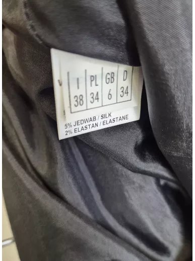 Czarna spódnica Deni Cler z wełny jagnięcej i jedwabiu rozmiar 34