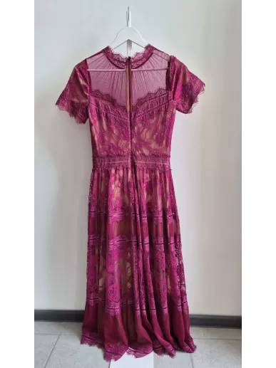Sukienka Deni Cler fuksjowa z koronką, rozmiar 36