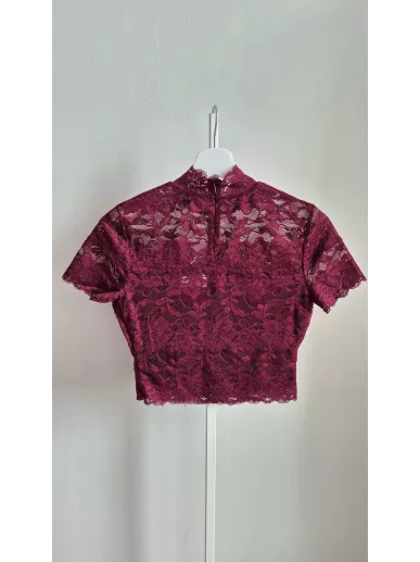 Koronkowy top GUESS w kolorze głębokiego burgundu