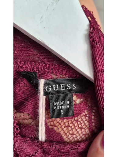 Koronkowy top GUESS w kolorze głębokiego burgundu