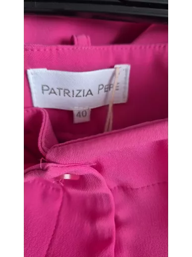 Patrizia Pepe – fuksjowe spodnie z kantem