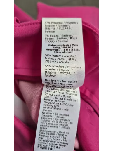 Patrizia Pepe – fuksjowe spodnie z kantem