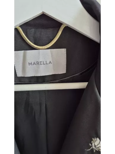 Czarna marynarka Marella z kwiatowym haftem