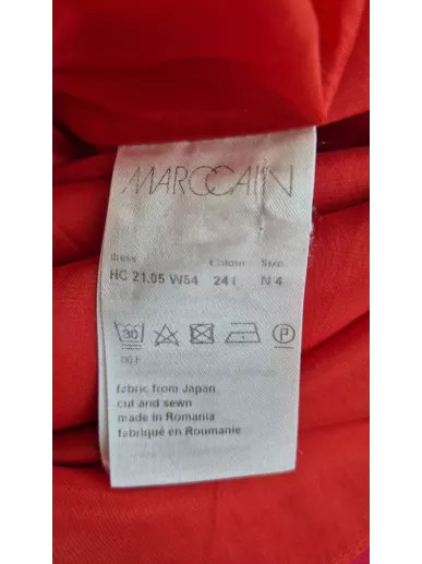 Marc Cain – Sukienka koktajlowa fuksja z perłowymi guzikami