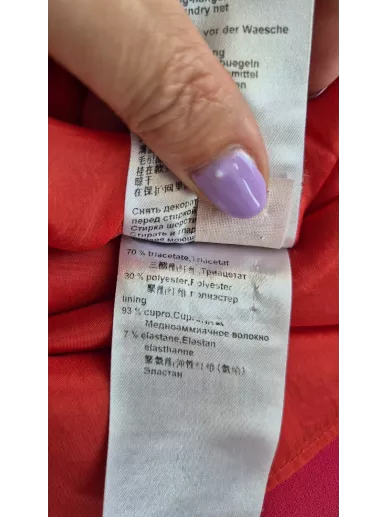 Marc Cain – Sukienka koktajlowa fuksja z perłowymi guzikami