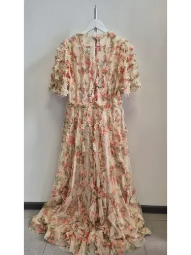 Romantyczna, bajkowa  sukienka – Needle & Thread Waltzing Blooms Ruffle Gown