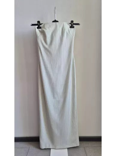 LaMania Muse biała sukienka bez ramiączek w prążki z gorsetem rozm. 36