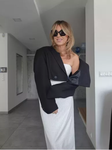 LaMania Muse biała sukienka bez ramiączek w prążki z gorsetem rozm. 36