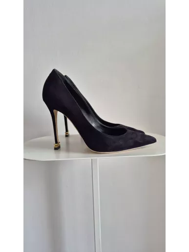 Elisabetta Franchi czarne szpilki zamszowe z logo na obcasie, rozmiar 37