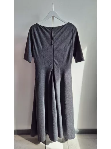 Luisa Cerano – Szara sukienka wełniana z aplikacją koralików | Stylowy