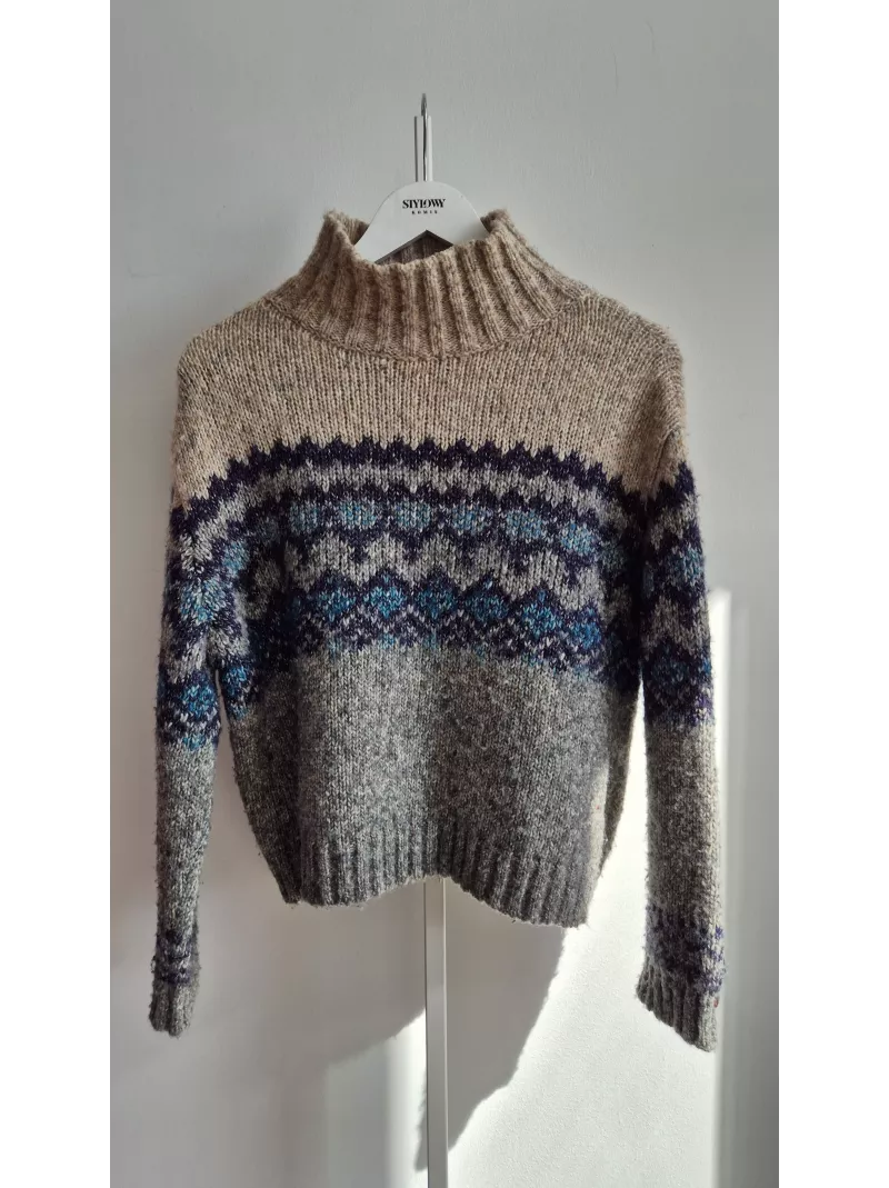 Sweter Weekend Max Mara z golfem i wzorem norweskim – Stylowy Komis