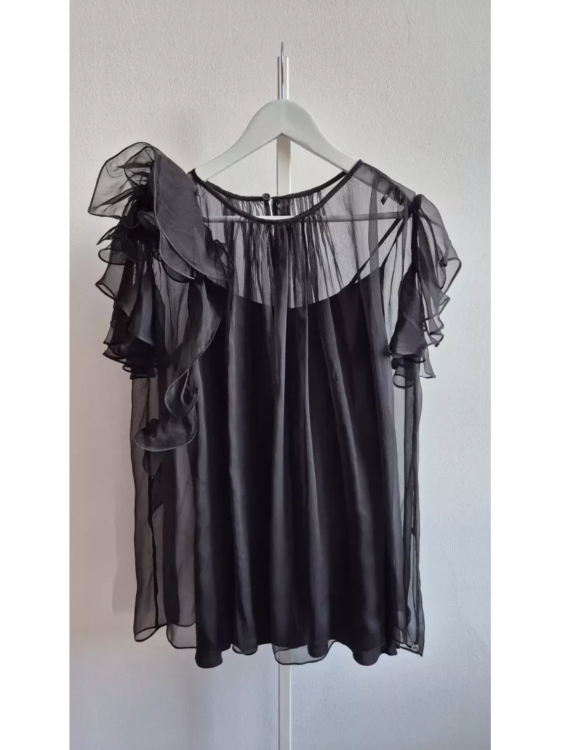 Jedwabna czarna bluzka Nissa z falbanami – Stylowy Komis