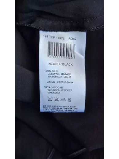 Jedwabna czarna bluzka Nissa z falbanami – Stylowy Komis