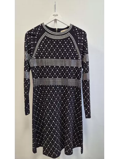 Michael Kors czarna sukienka z nitami aluminiowymi – Stylowy Komis