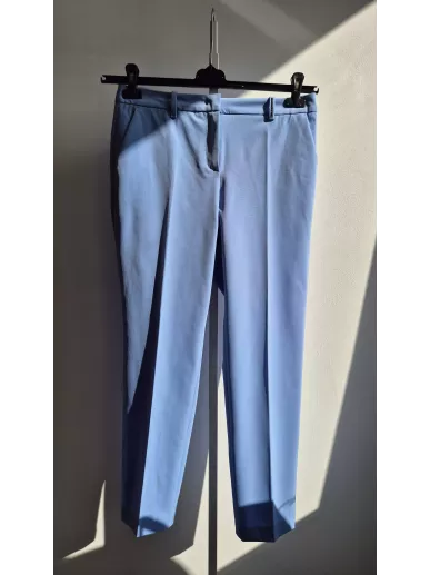 Błękitne spodnie cygaretki Marc Cain N3 – Stylowy Komis