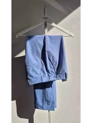 Błękitne spodnie cygaretki Marc Cain N3 – Stylowy Komis