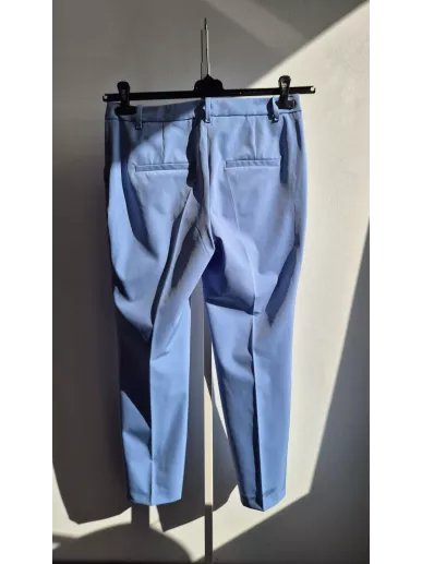 Błękitne spodnie cygaretki Marc Cain N3 – Stylowy Komis