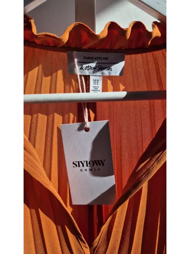 & Other Stories Paris Atelier pomarańczowa plisowana sukienka midi