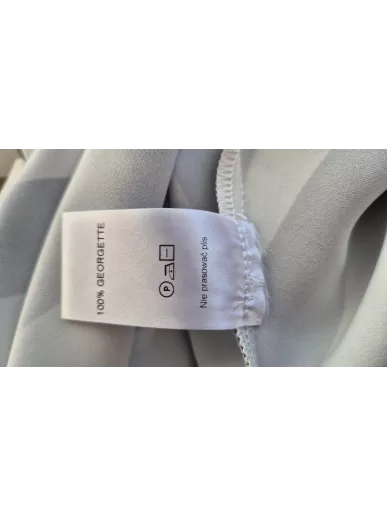 Sukienka Vicher Casual w czarno-białe pasy z georgette | Stylowy Komis