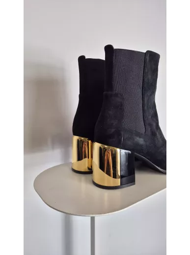 Botki Casadei z złotym obcasem czarne zamszowe – Stylowy Komis