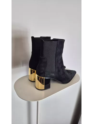 Botki Casadei z złotym obcasem czarne zamszowe – Stylowy Komis