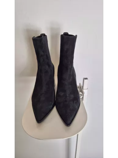 Botki Casadei z złotym obcasem czarne zamszowe – Stylowy Komis