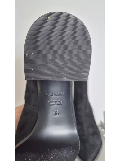 Botki Casadei z złotym obcasem czarne zamszowe – Stylowy Komis