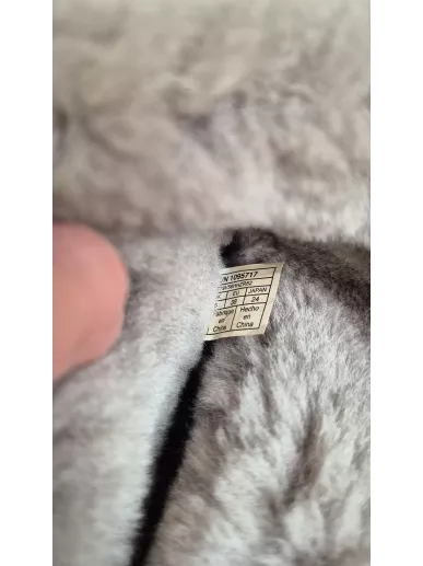 UGG Australia beżowe śniegowce z pomponami model Bailey Pom