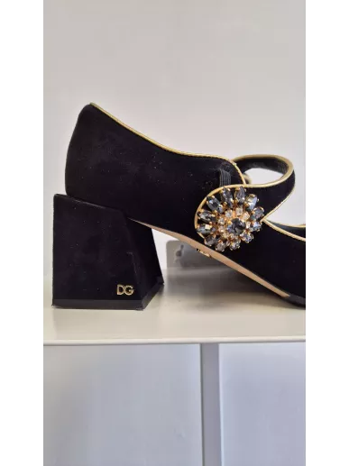 Dolce & Gabbana czółenka zamszowe z kryształową broszką